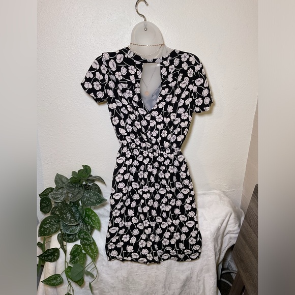 Vintage Floral Dress - Picture 3 of 9